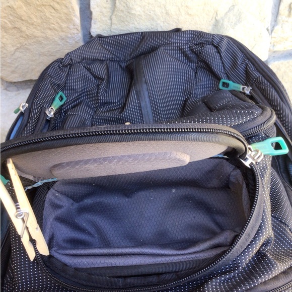 THULE Sweden outdoor gear multiple compartments backpack - Picture 9 of 15